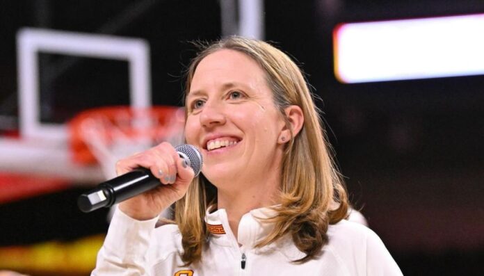 Lindsay Gottlieb Photographed Speaking During A Program