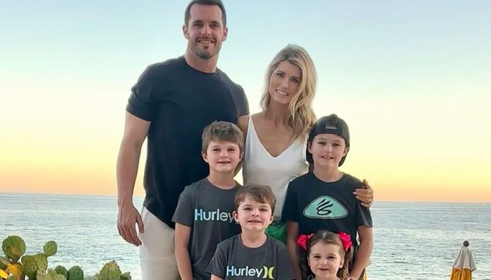 Derek Carr with his wife,three sons and a daughter